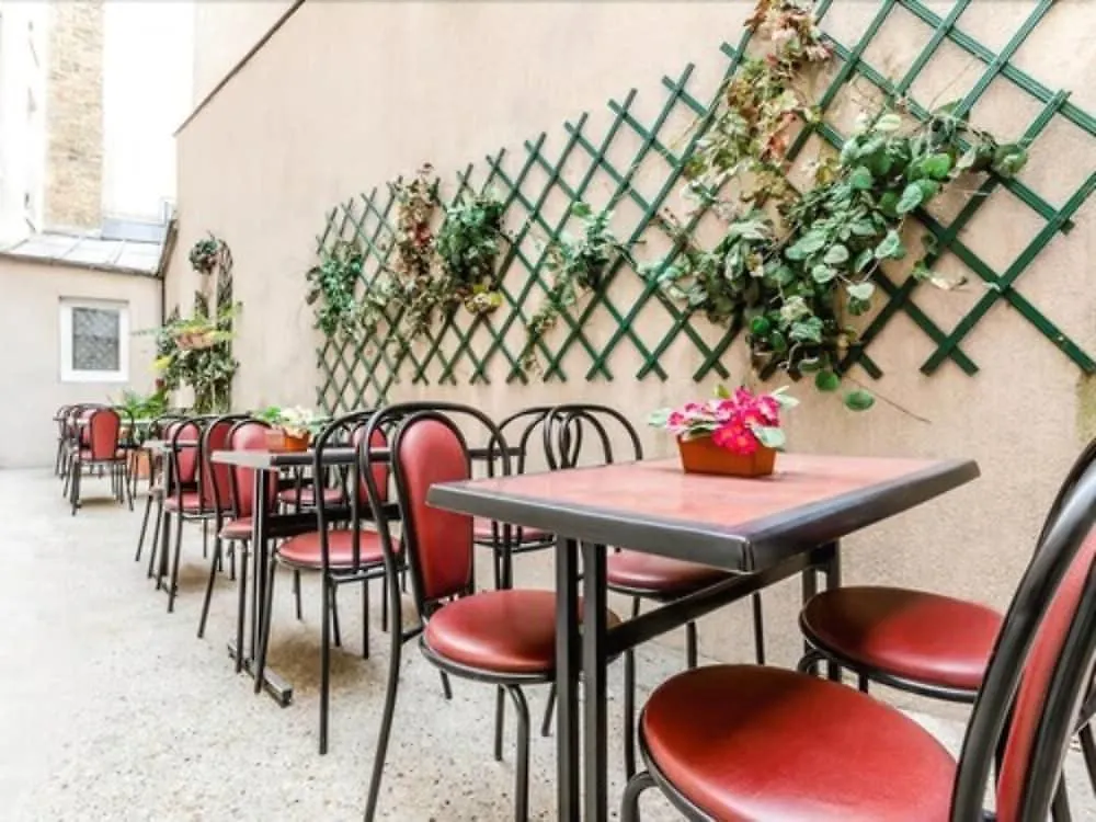 ***  Hotel Cactus París Francia