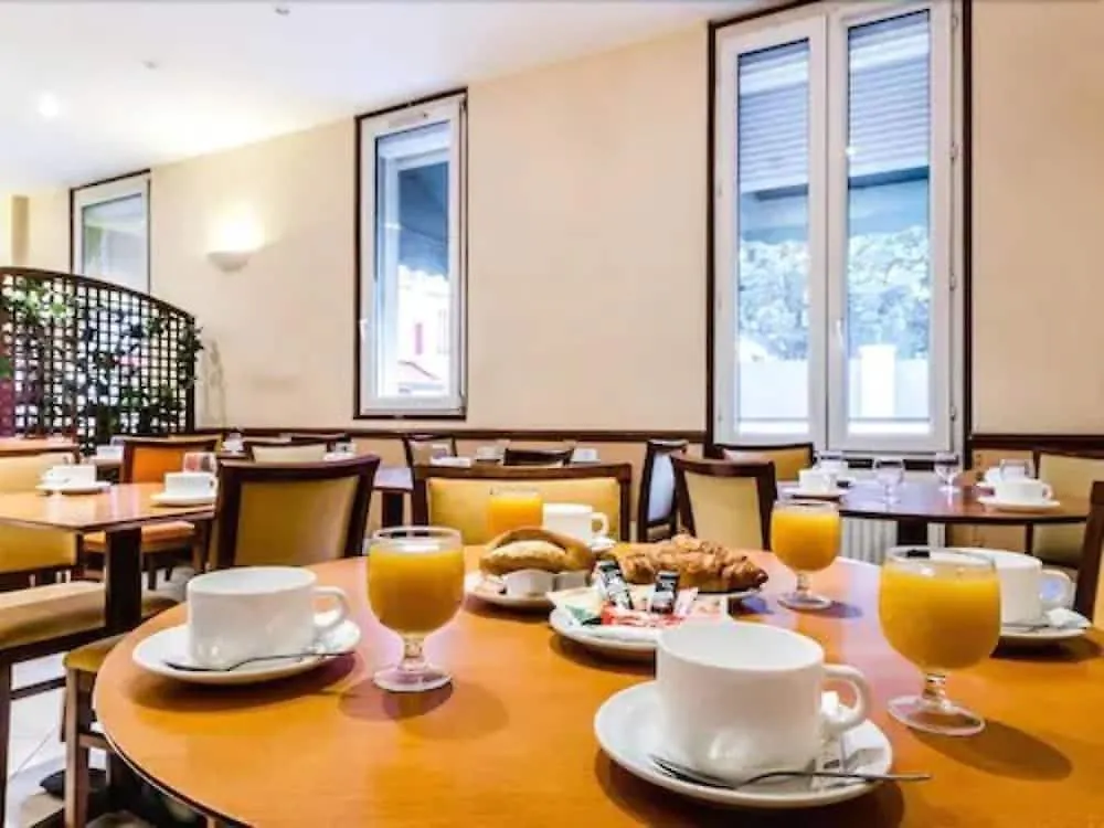 Hotel Cactus Париж 3*,  Франция