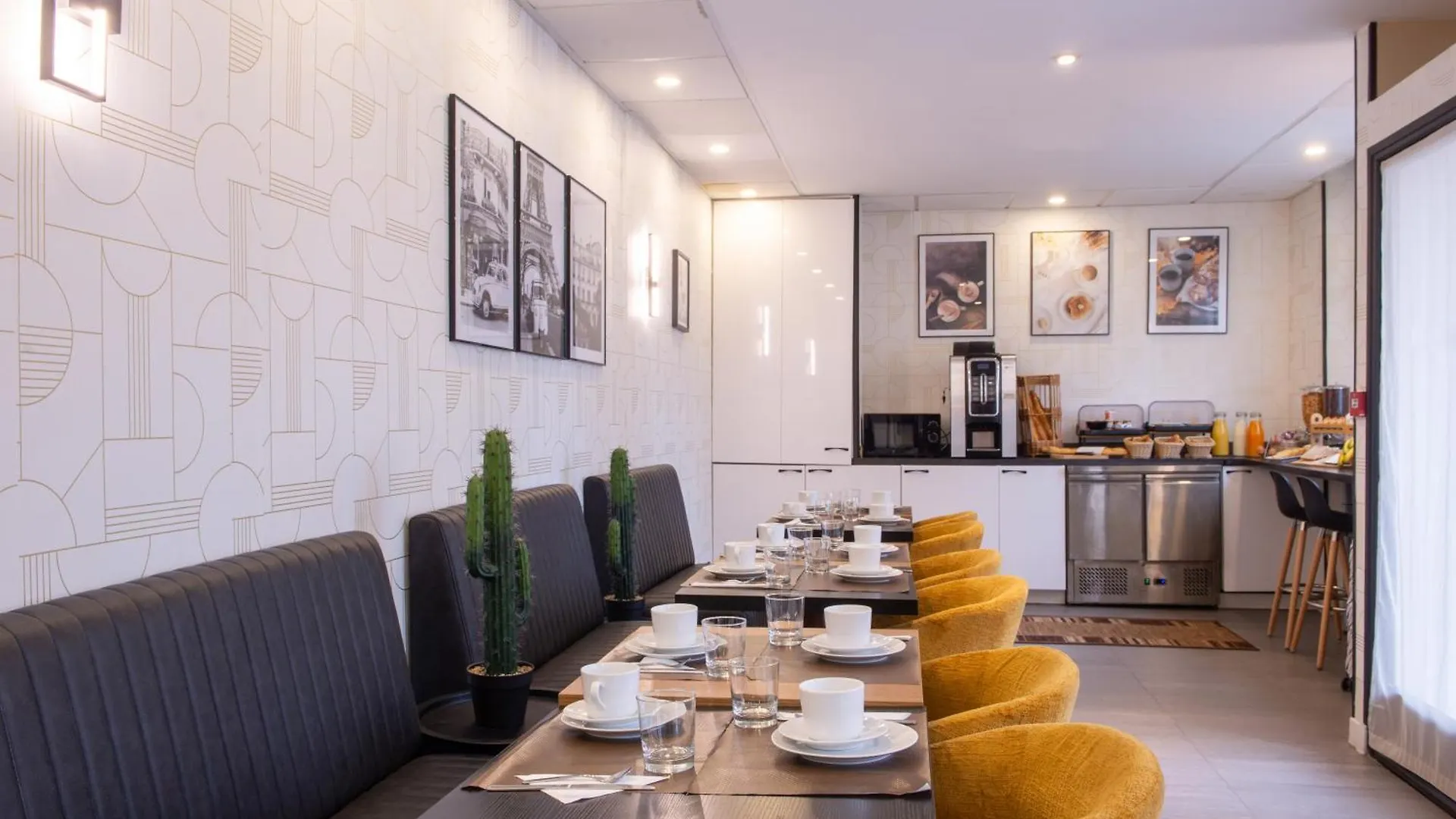 ***  Hotel Cactus Париж Франция