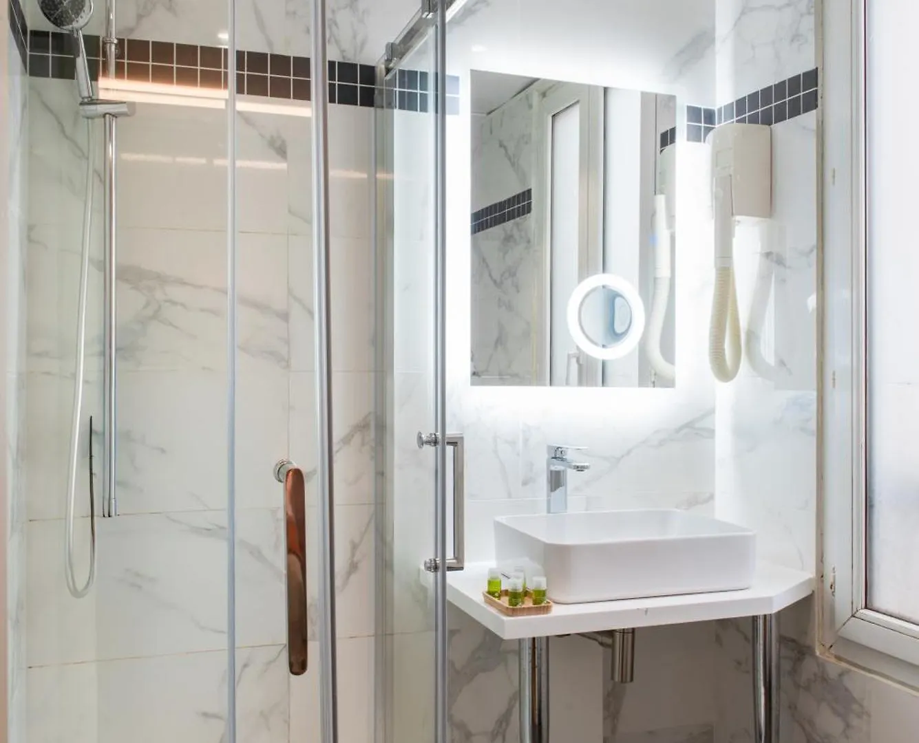 Hotel Cactus Париж 3*,  Франция