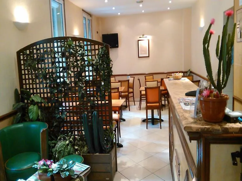 Hotel Cactus París 3*,